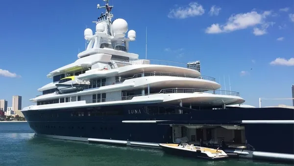 Azeri asıllı milyarder, Marmaris'ten tablo satın aldı-15