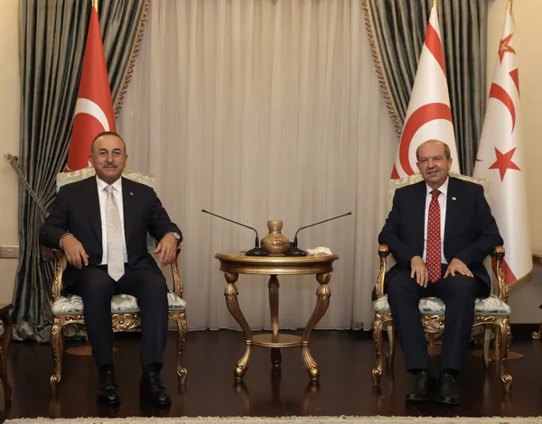 son-dakika-disisleri-bakani-mevlut-cavusoglu-kibris-turk-halkini-azinlik-goren-bu-zihniyeti-artik-biz-de-yok-sayiyoruz-1625145331379.jpg SON DAKİKA: Dışişleri Bakanı Mevlüt Çavuşoğlu: Kıbrıs Türk halkını azınlık gören bu zihniyeti artık biz de yok sayıyoruz-4