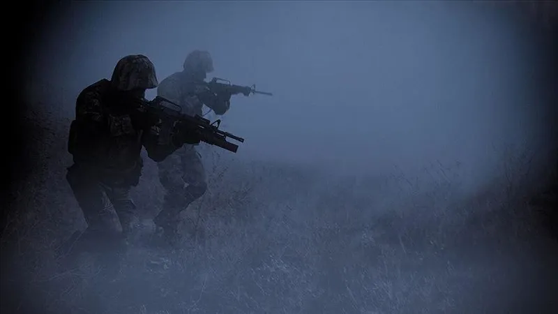 mit-pkknin-suriyedeki-sozde-sorumlularindan-serhat-ozmeni-yakaladi-1733490885265.jpeg MİT PKK'nın Suriye'deki sözde sorumlularından Serhat Özmen'i yakalayıp Türkiye'ye getirdi (Takvim.com.tr Fotoğraf Arşivi)