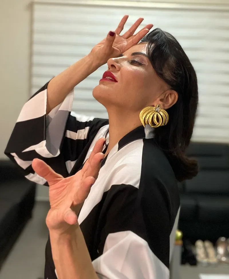 gokselden-estetik-iddialarina-videolu-yanit-geldi-o-kisiyi-tanimiyorum-deyip-acikladi-1747728537575.jpg Kaynak: Sosyal medya