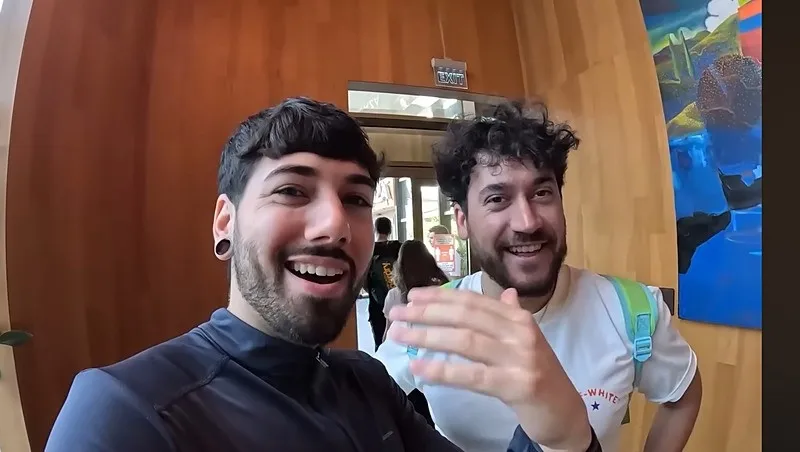 İspanyol YouTuber Tarlabaşı'nda kabusu yaşadı! 'Niye çekiyorsun' diyerek darp ettiler (DHA)