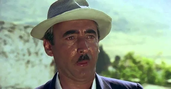 son-dakika-buyuk-oyuncu-sener-sen-koronavirusten-hastaneye-kaldirildi-1605025311492.jpg Son dakika: Büyük oyuncu Şener Şen koronavirüsten hastaneye kaldırıldı!-2