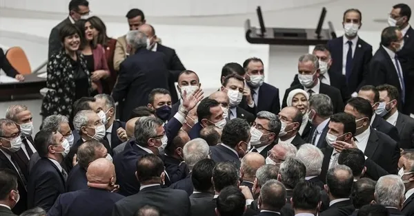 CHP’li Sezgin Tanrıkulu’ndan Tahir Elçi provokasyonu! Hendek terörünü görmezden gelip HDP’ye sahip çıkınca TBMM karıştı-7