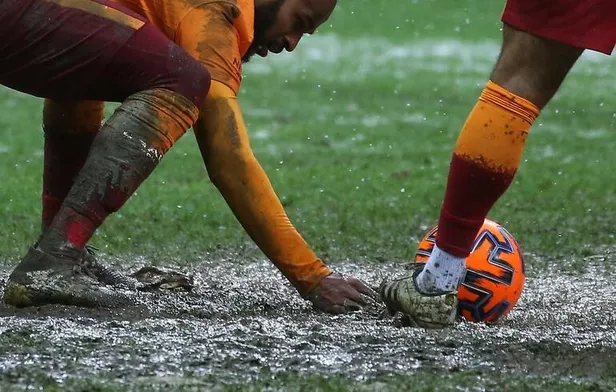 SON DAKİKA: TFF'den stat zeminleriyle ilgili flaş karar! Başka sahalarda oynatacağız-4