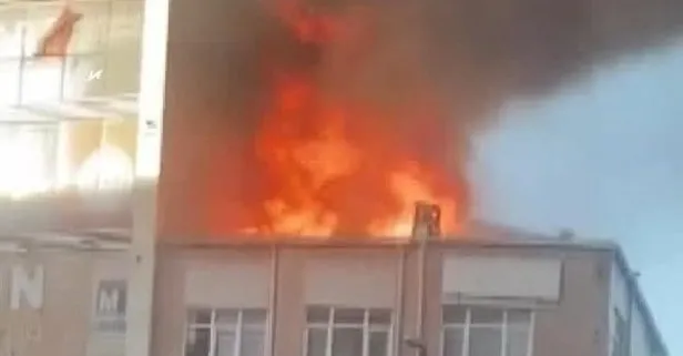 İstanbul’da bir apartmanın çatı katında yangın!