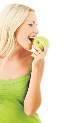 Su içemeyen elma yesin!