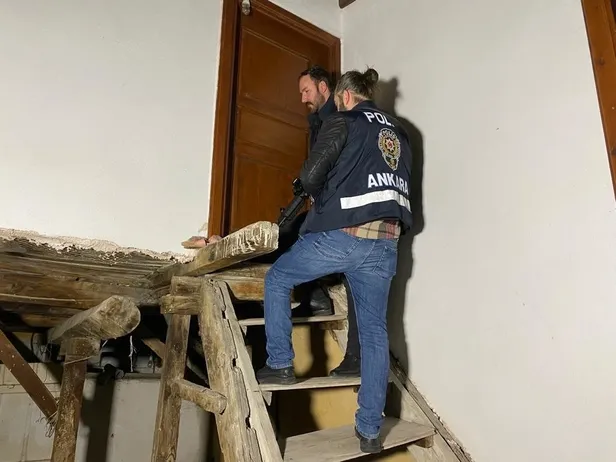 Ankara'da esnafı canından bezdiren eşkıyalara şafak baskını: Silah ve uyuşturucu ticareti yapan örgüt çökertildi-2