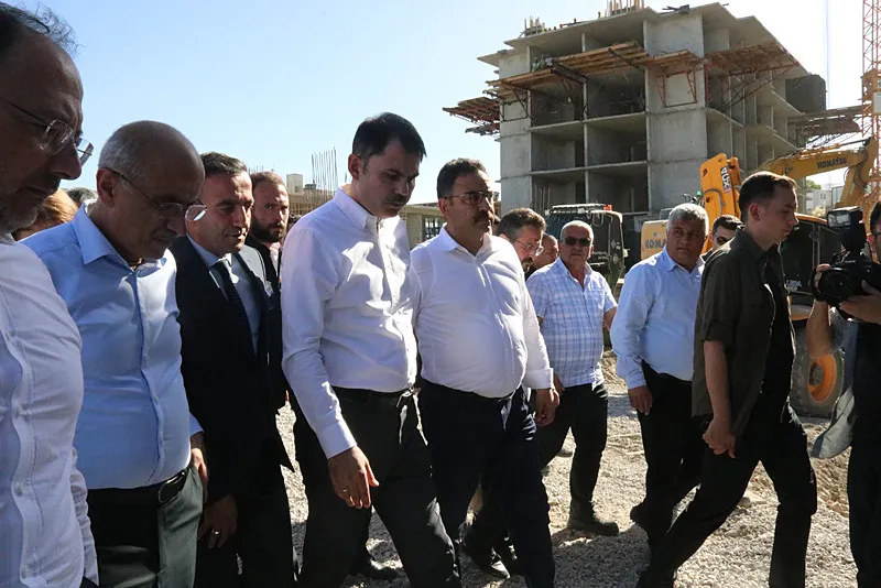Çevre, Şehircilik ve İklim Değişikliği Bakanı Murat Kurum: ''Hep söyledik ilk işimiz deprem bölgesi''-7