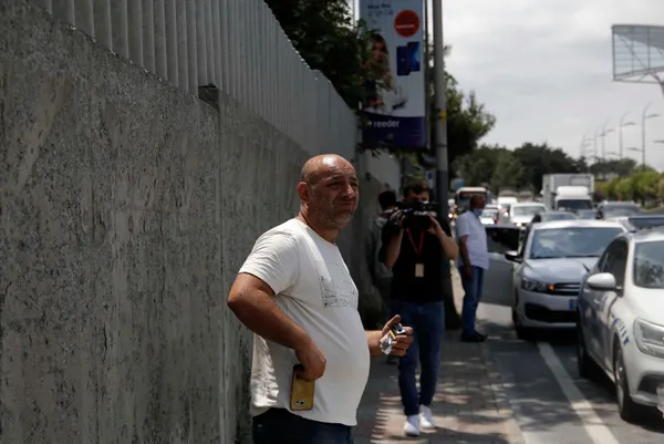 istanbul-sariyerde-luks-gelin-arabasi-yandi-dugune-gidiyorduk-ama-cenazemize-de-gelebilirdiniz-1625317121521.jpg İstanbul Sarıyer'de lüks gelin arabası yandı! 'Düğüne gidiyorduk ama cenazemize de gelebilirdiniz'-6