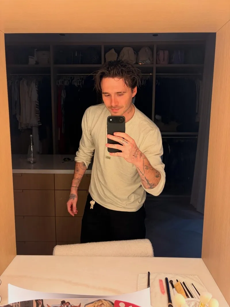 brooklyn-beckhamdan-buz-gibi-dogum-gunu-kutlamasi-ailesini-engelleyip-sadece-esine-yanit-verdi-1772784776669.jpg Brooklyn Beckham’dan buz gibi doğum günü kutlaması: Ailesini engelleyip sadece eşine yanıt verdi!-6