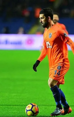 Arda Turan'dan Beşiktaş tezahüratı
