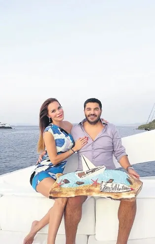 Ebru Şallı eşi Uğur Akkuş için kesenin ağzını açtı! Bakın doğum günü için ne hediye aldı