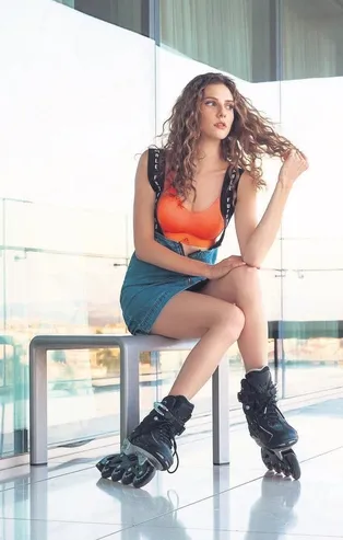 Alina Boz ve 43 yaşındaki sevgilisi Mithat Can Özer'in Portekiz'de aşk tatili! 800 bin Euro'luk...