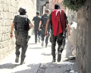 Özel Harekat bayrak açtı