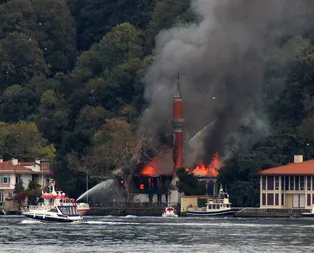 SON DAKİKA: İstanbulda tarihi camide yangın! Valilikten ilk açıklama