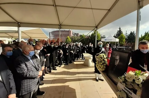 Eski Başbakan Mesut Yılmaz son yolculuğuna uğurlanndı! Cenaze törenine Başkan Erdoğan da katıldı