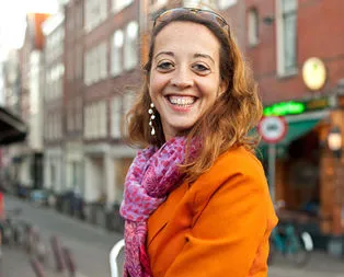 Peygamberimize hakaret eden gazeteciyi Hürriyet sahiplendi