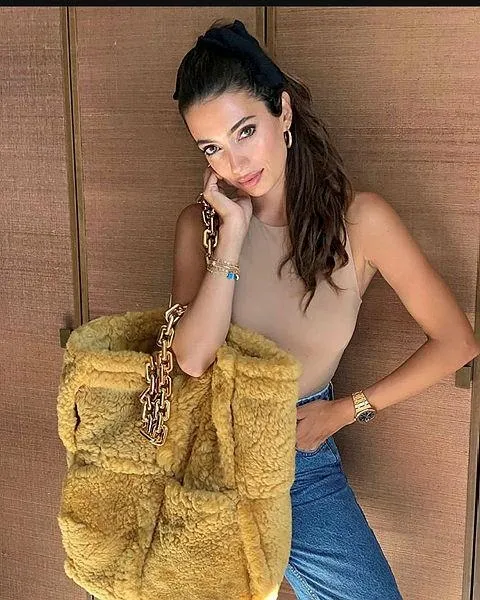 Rachel Araz, Maldivler tatilinde yürekleri ağza getirdi: Bir anda köpekbalıklarının içine...-7