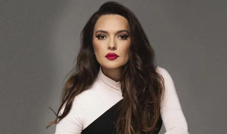 kiracisi-demet-akalini-cildirtti-adamin-ukalaligina-bak-diyerek-canli-yayinda-isyan-etti-5-bin-tl-karsiliginda-1713994330122.jpeg Kiracısı Demet Akalın'ı çıldırttı! "Adamın ukalalığına bak" diyerek canlı yayında isyan etti! 5 bin TL karşılığında...-3