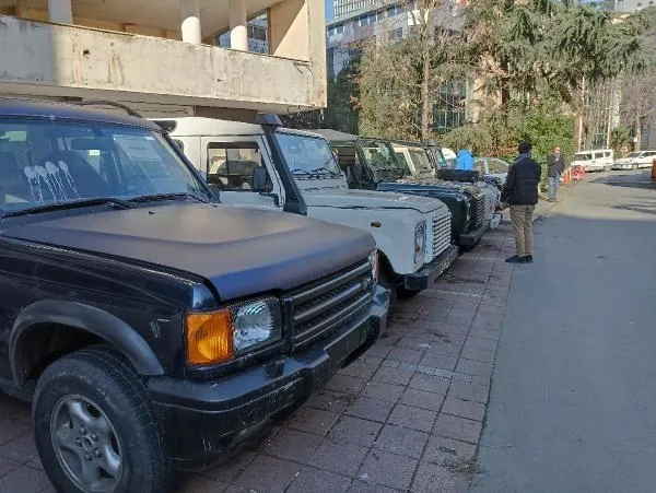 İstanbul'da şasi numaraları değiştirilmiş cip operasyonu: 3 kişi yakalandı-2