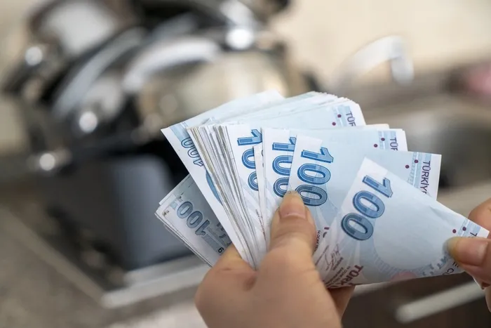 7-kosula-uyana-mujde-saat-1605te-geldi-emeklilik-yasi-2-ila-6-yil-geriye-cekiliyor-48-50-52-yasiniz-girdiginiz-1703683159259.jpg Emeklilik yaşı 2 ila 6 yıl geriye çekiliyor! 7 koşula uyana müjde saat 10.15'te geldi! 48, 50, 52 yaşınız girdiğiniz an...-6