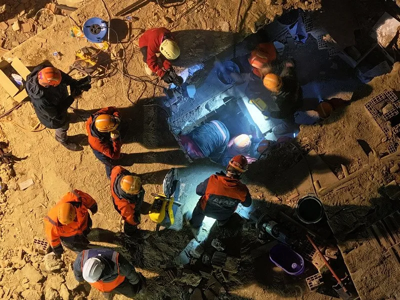 Konya'daki Taşoluk Apartmanı'nın çökmesiyle ilgili 6 kişi tutuklandı (Fotoğraf: AA)