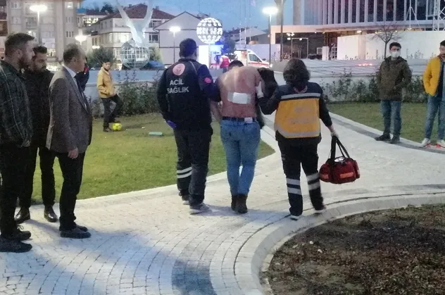 “Dövmeni göstererek niye hava atıyorsun?" kavgasında kan aktı