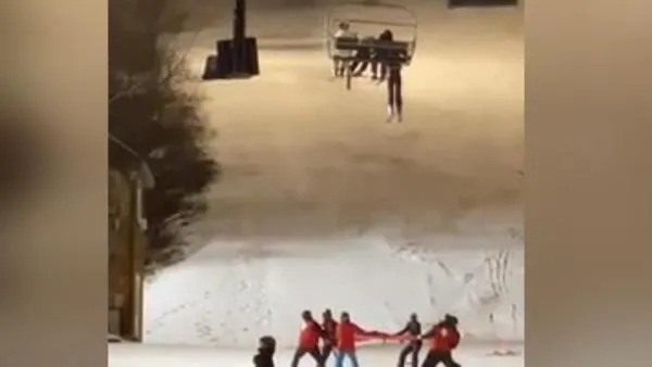 Kayakçı havada asılı kaldı: Korku dolu anlar kamerada-3