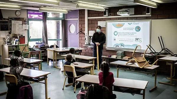 İngiltere Başbakanı Boris Johnson okulların yeniden açılacağı tarihi duyurdu!-3