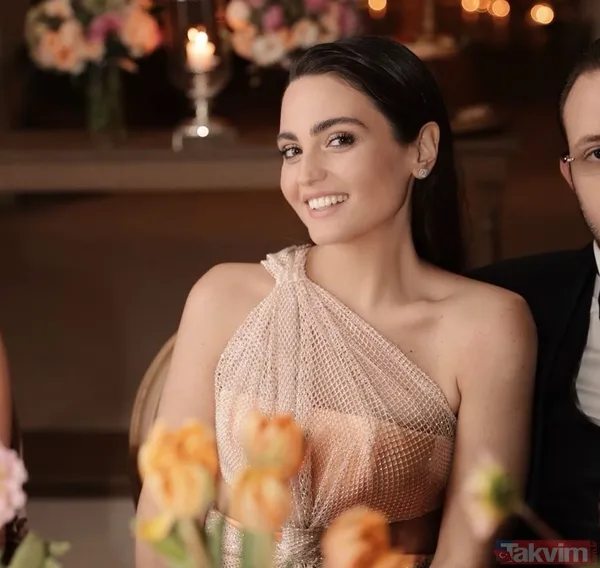 Sibel Can'ın kızı Melisa Ural babası Hakan Ural'ı paylaştı! Arkada deniz manzarası önde babası! Fotoğraf beğeni yağmuruna tutuldu - 6