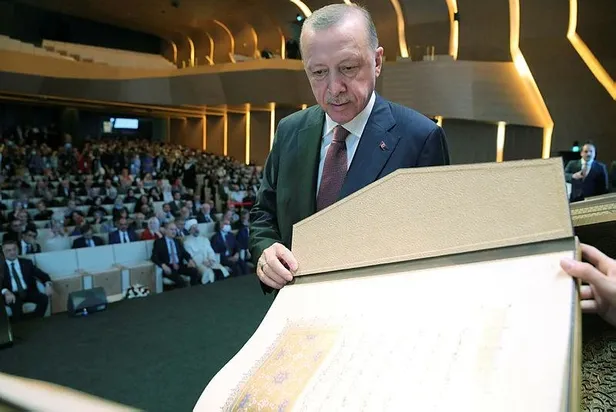 7 yıl süren çalışmalar sonucu hazırlanan İstanbul Mushafı, Çamlıca Camisi'nde Başkan Erdoğan'ın katıldığı törenle tanıtıldı-2