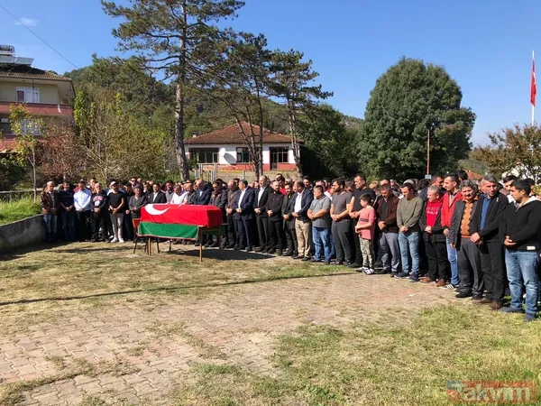 SON DAKİKA: Amasra Bartın'da maden faciasında hayatlarını kaybeden işçiler son yolculuğuna uğurlanıyor - 32