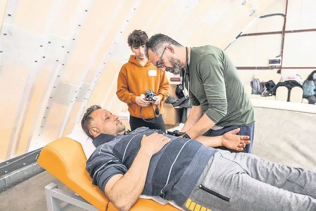 evleri-yikildi-hayalleri-yikilmadi-depremzede-uc-genc-kiz-hayallerinden-vazgecmedi-1678833528036.jpeg Evleri yıkıldı hayalleri yıkılmadı! Depremzede üç genç kız hayallerinden vazgeçmedi-6