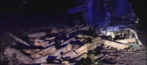 Kardeşinin kamyonuna çarptı: Baba ve oğlu öldü