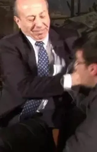 Ciner'den unutturma taktiği mi? "Muharrem Sarıkaya'nın köşesi ve programı duruyor sadece temsilcilikten istifa etti" iddiası