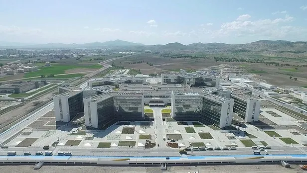 Cüneyt Özdemir: ABD'de hastaneye gittim 4 ay sonraya randevu verdiler!-1