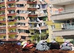 ’Sağlam’ denen binadan zor kurtuldular