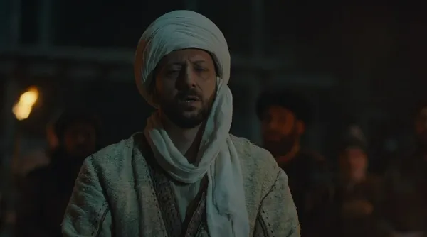 sosyal-medyayi-sallayan-zikir-sahnesi-kurulus-osman-dizisinde-osman-bey-kilici-kusandi-1609361890207.jpeg Sosyal medyayı sallayan zikir sahnesi: Kuruluş Osman dizisinde Osman Bey kılıcı kuşandı-4