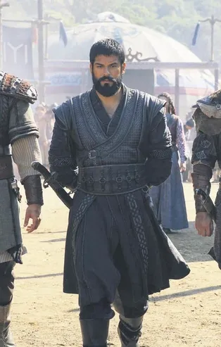 Kuruluş Osman'da nefesler tutuldu... Osman Bey iki ateş arasında!