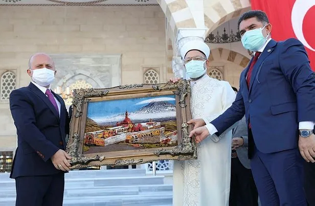 2-bin-kisilik-recep-tayyip-erdogan-camii-acildi-1603454196180.jpg 2 bin kişilik Recep Tayyip Erdoğan Camii açıldı!-2