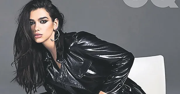 Dünyaca ünlü şarkıcı Dua Lipa, ince belli bardakta Türk çayı içti