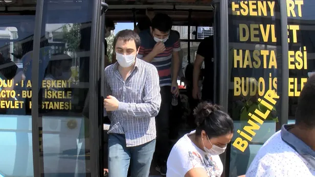 istanbul-esenyurtta-skandal-olay-minibusten-30-yolcu-cikti-1593932232084.jpg İstanbul Esenyurt'ta korkunç manzara! Minibüsten 30 yolcu çıktı...-1