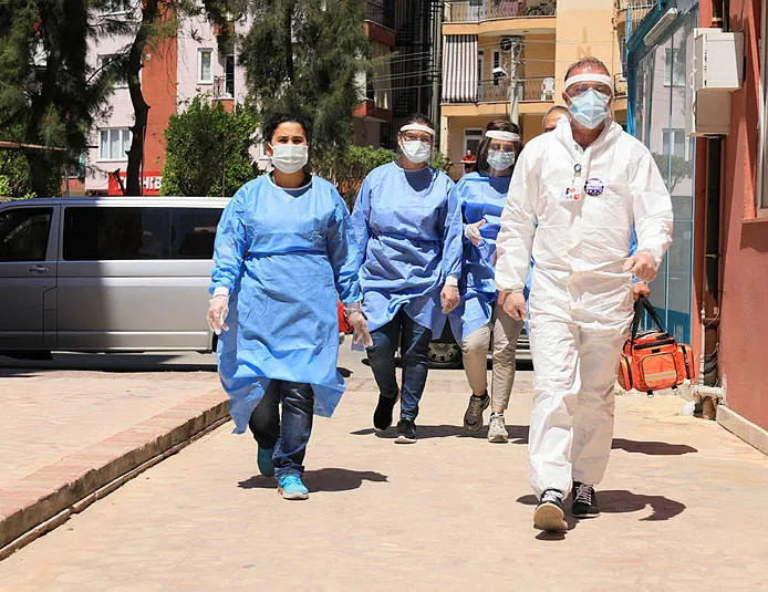 Aşı ikna timleri İngiliz basınında! The Guardian: Büyük başarı!