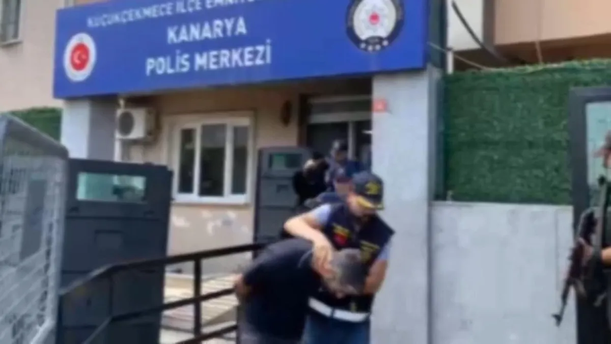 İstanbul'da suç örgütüne operasyon! Kadıköy'de silahlı saldırı hazırlığındaki 6 şüpheli tutuklandı