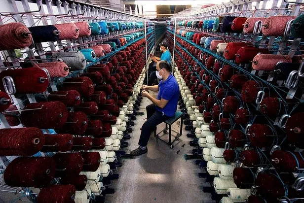 SON DAKİKA: Kariye’ye de Ayasofya halıları: Kıbleye doğru yatırılması özel bir makineyle yapılıyor-3