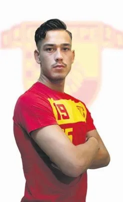 Gurbetçi golcü Hüseyin Göztepe ile anlaştı