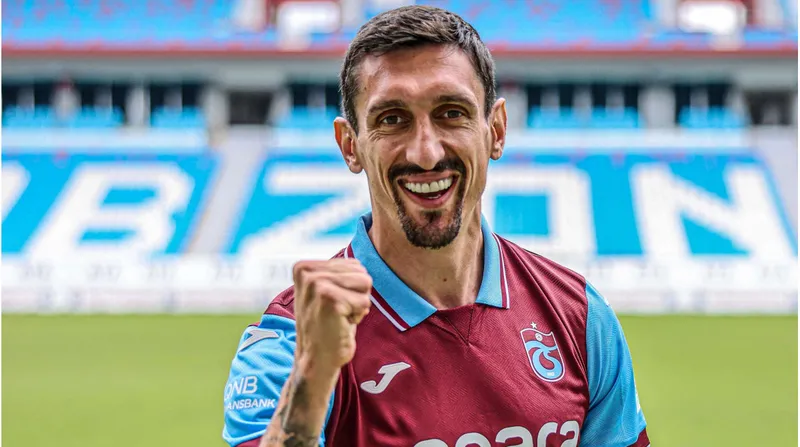 trabzonsporda-bir-transfer-daha-yildiz-oyuncunun-bonservisi-belli-oldu-1723914740485.jpg Stefan Savic