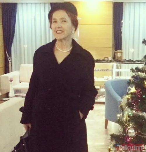 Üç Kız Kardeş'in Dönüş'ü Almila Ada'nın annesini gören hayran kaldı! Kızı gibi kıpır kıpır! Almila annesinin kopyası gibi - 18