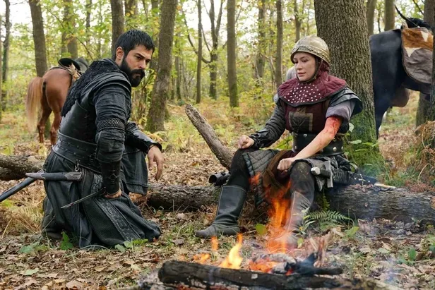 Kuruluş Osman'da Osman Bey'in yeni Alp'i Aygül Hatun! Kılıçla savaşmak Buse Arslan Akdeniz'den soruluyor...-3