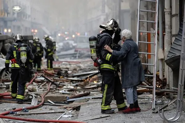 Son dakika... Fransa'nın başkenti Paris'te patlama-6